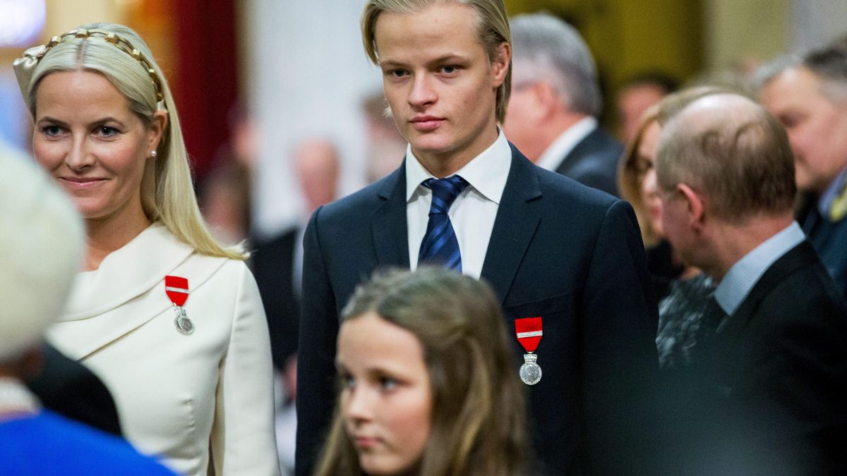 Marius Borg Hoiby, junto a su madre, la princesa Mette-Marit, en una imagen de archivo.