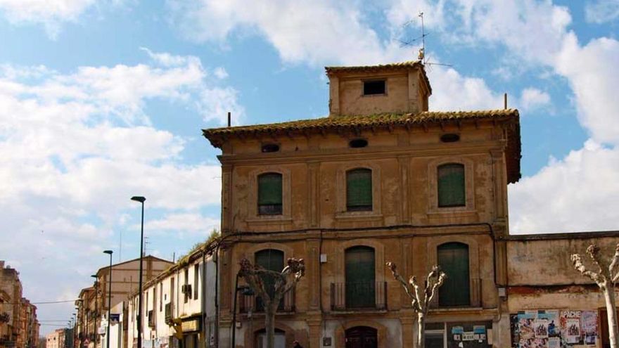 Casa Pujol, insignia de la Ejea industrial modernista, entre la salvación y el olvido: "Existe riesgo de pérdida patrimonial"
