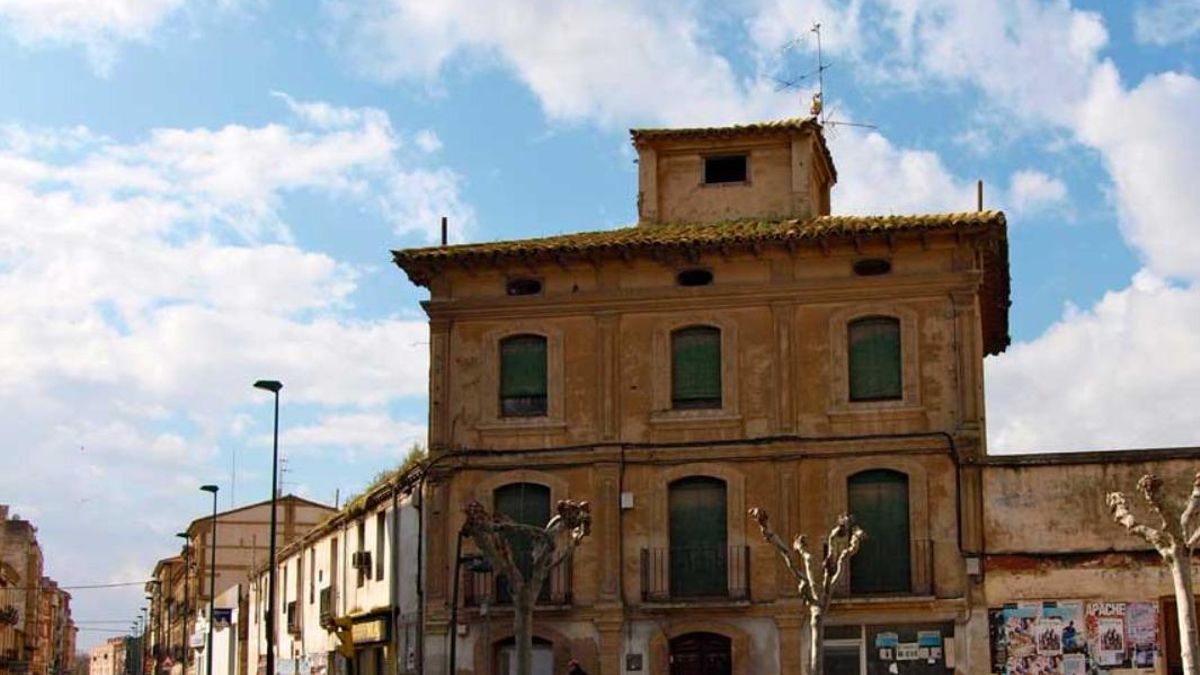 Casa Pujol, insignia de la Ejea industrial modernista, entre la salvación y el olvido: "Existe riesgo de pérdida patrimonial"