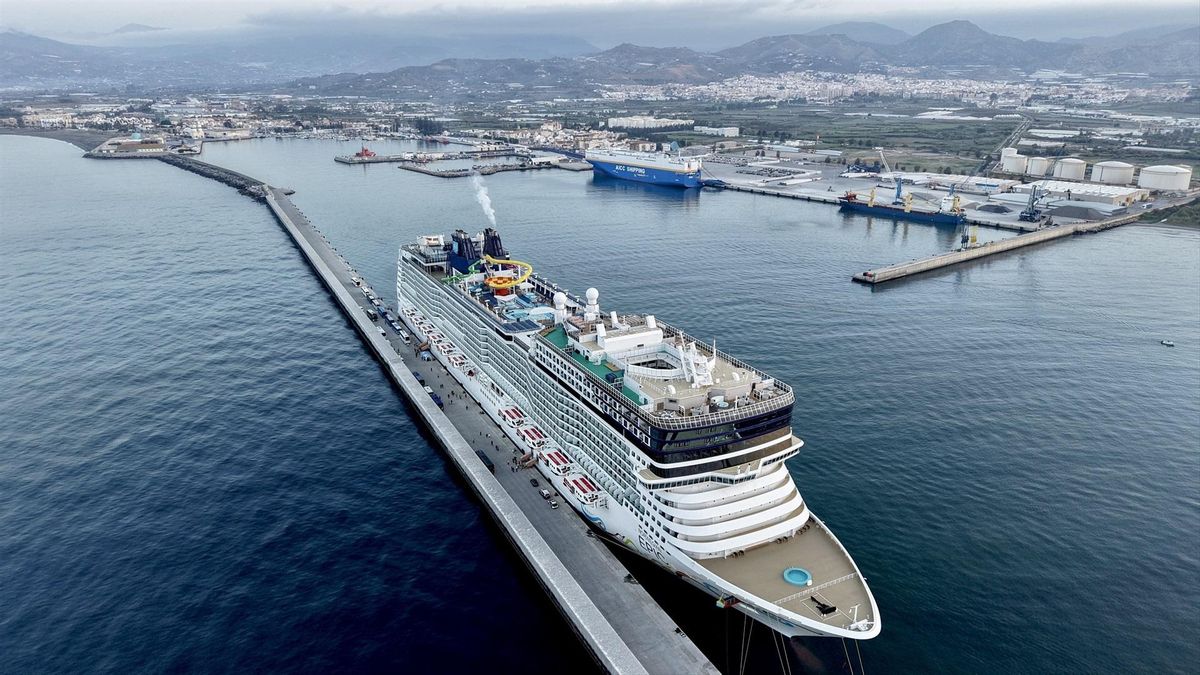 El Puerto de Motril sustituye el megaproyecto de cruceros por un centro de recepción que podría ir ampliando