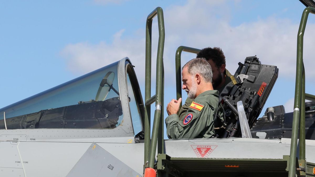 Felipe VI, en las maniobras aéreas Sirio 2024 en Gran Canaria.