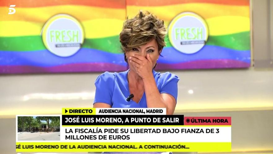 Ataque de risa de Sonsoles Ónega en directo en Telecinco, con Alba Carrillo de presentadora de "emergencia"