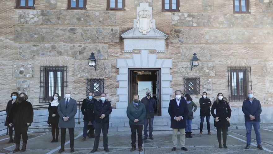Minuto de silencio en las Cortes regionales de Toledo contra el último asesinato machista