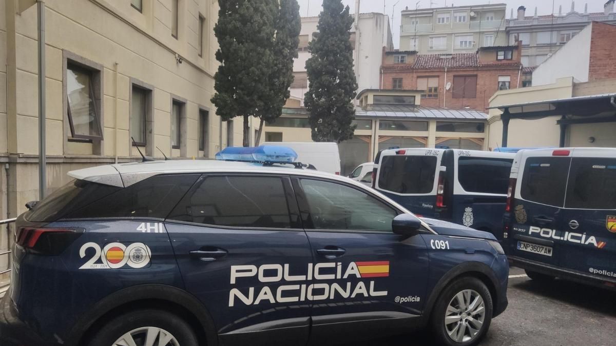 Vehículos de la Policía Nacional.