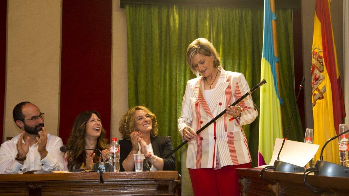La alcaldesa de Camargo, Esther Bolado, tras su toma de posesión.