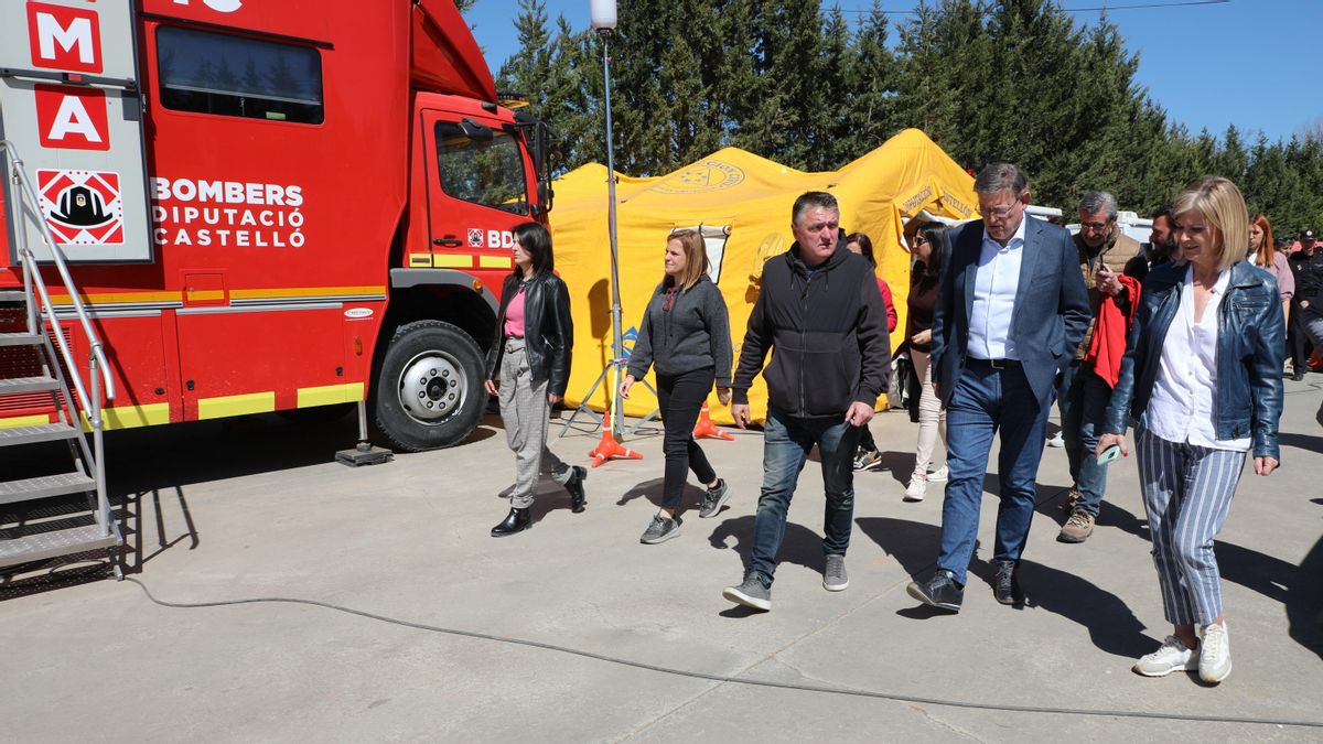 El president Ximo Puig y la consellera Gabriela Bravo en el Puesto de Mando Avanzado de Barracas.