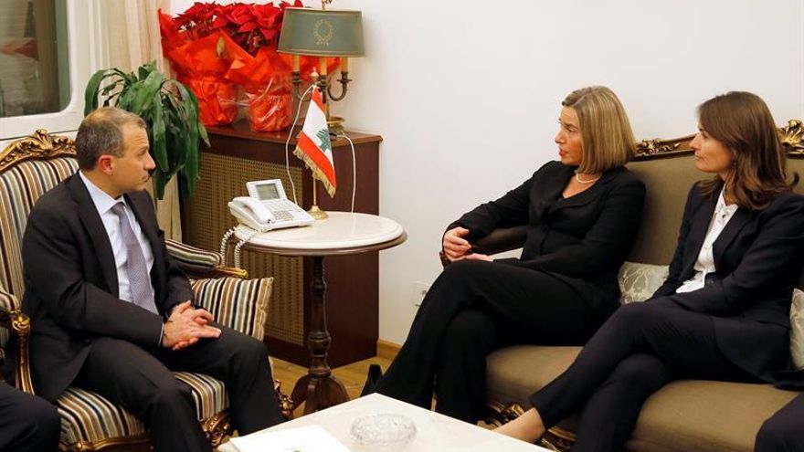 La UE apoya la permanencia de Hariri en el Gobierno libanés