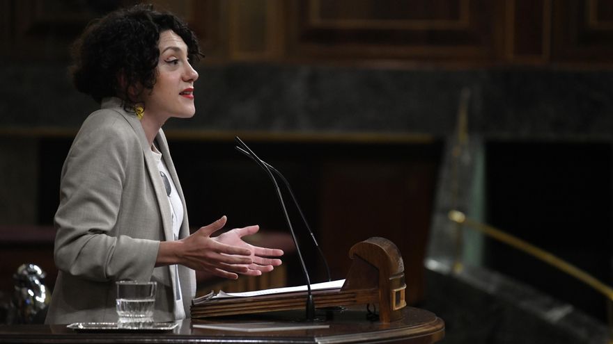 La diputada de Unidas Podemos y portavoz de En Comú Podem en el Congreso, Aina Vidal, interviene durante una sesión plenaria en el Congreso de los Diputados