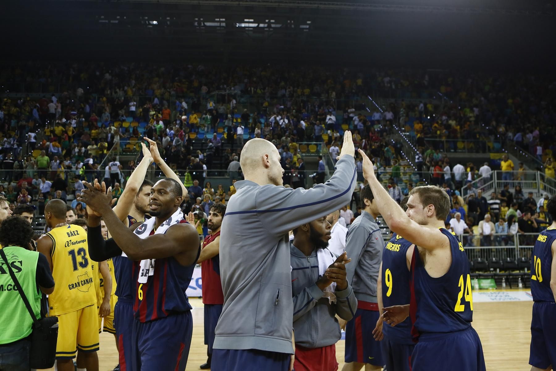 Inauguración del Gran Canaria Arena con el partido entre el Herbalife Gran Canaria y el Fútbol Club Barcelona