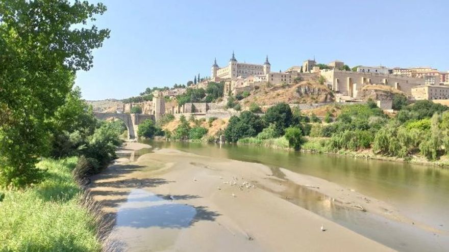 Sin noticias sobre el origen de los abruptos descensos del caudal del Tajo a su paso por Toledo este mes de julio