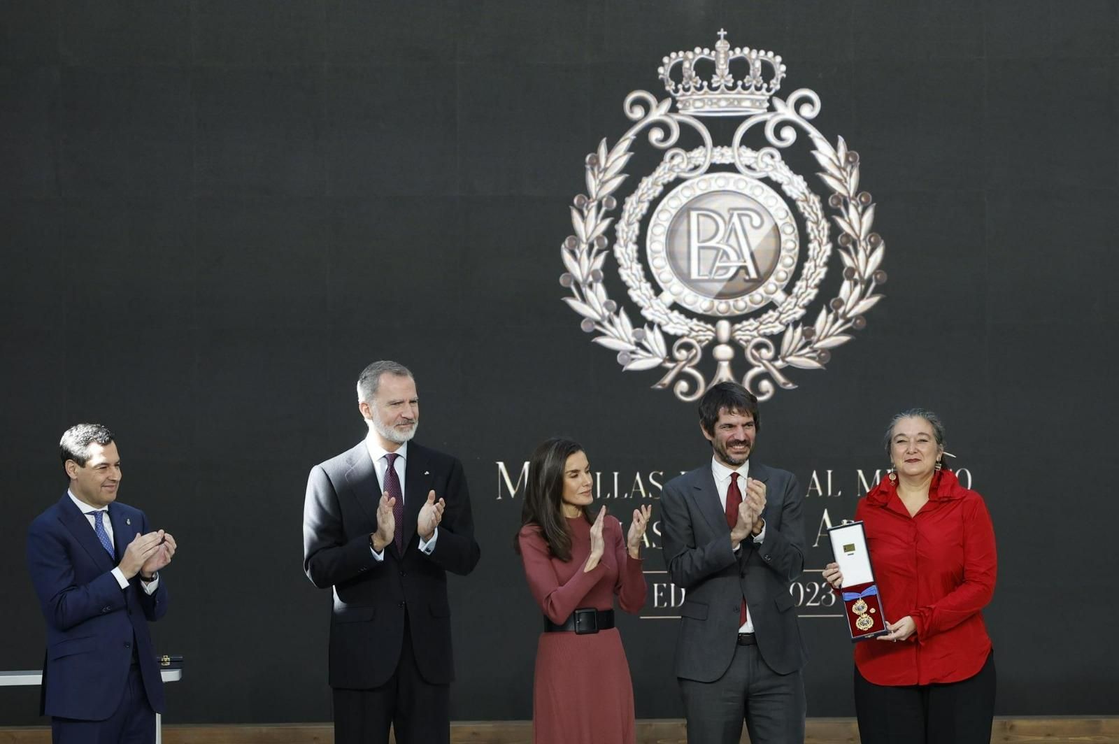 Verónica Ojeda recoge  la Medalla de Oro al Mérito en las Bellas Artes.