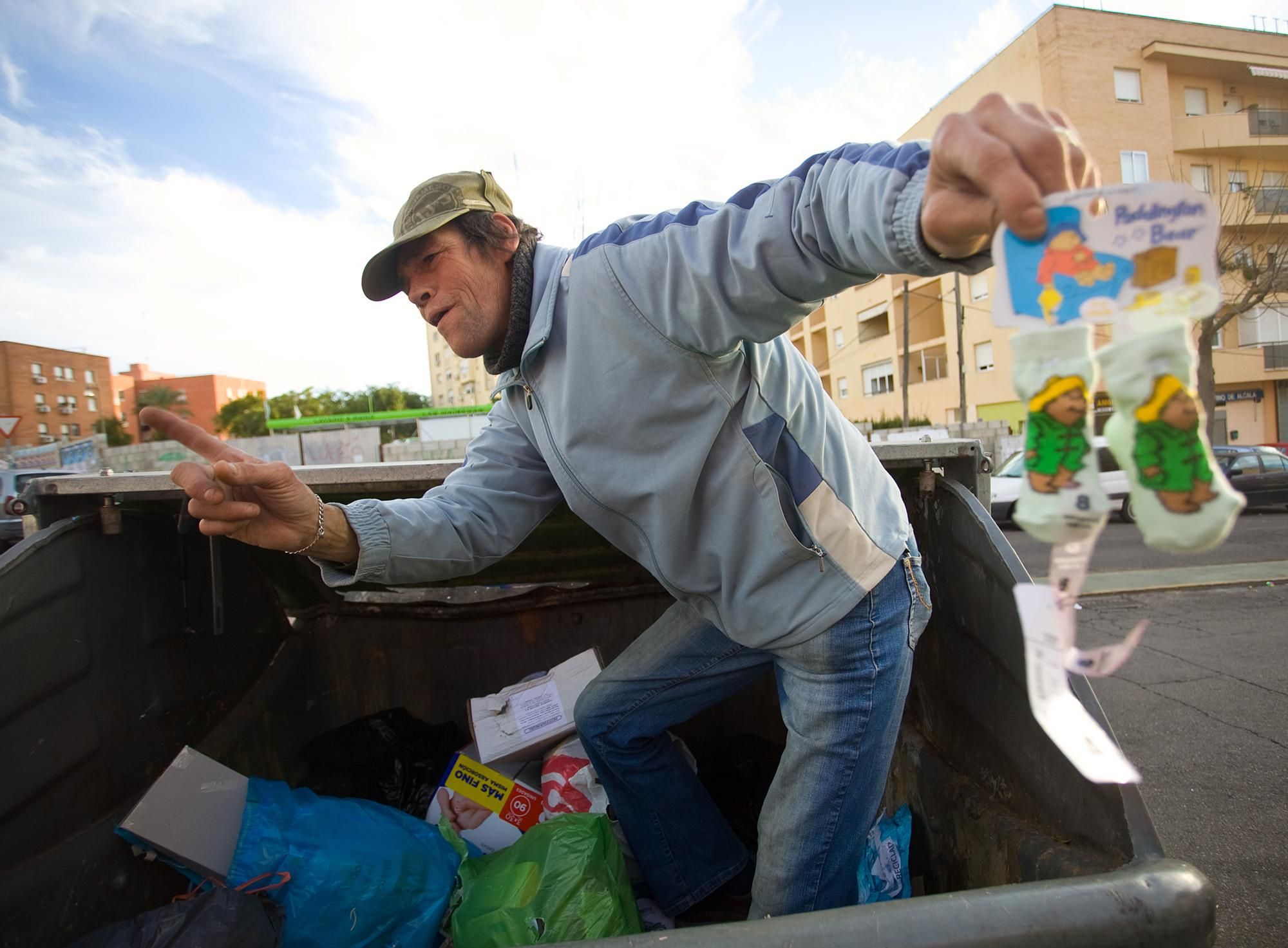 Miguel nunca cogió alimentos "y menos ahora que se ha muerto una familia, no me fío".