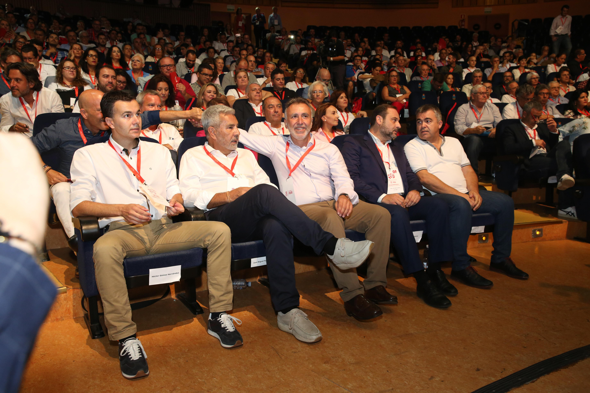 Ángel Víctor Torres junto a José Miguel Rodríguez Fraga (izquierda) y José Luis Ábalos (derecha). (Alejandro Ramos).