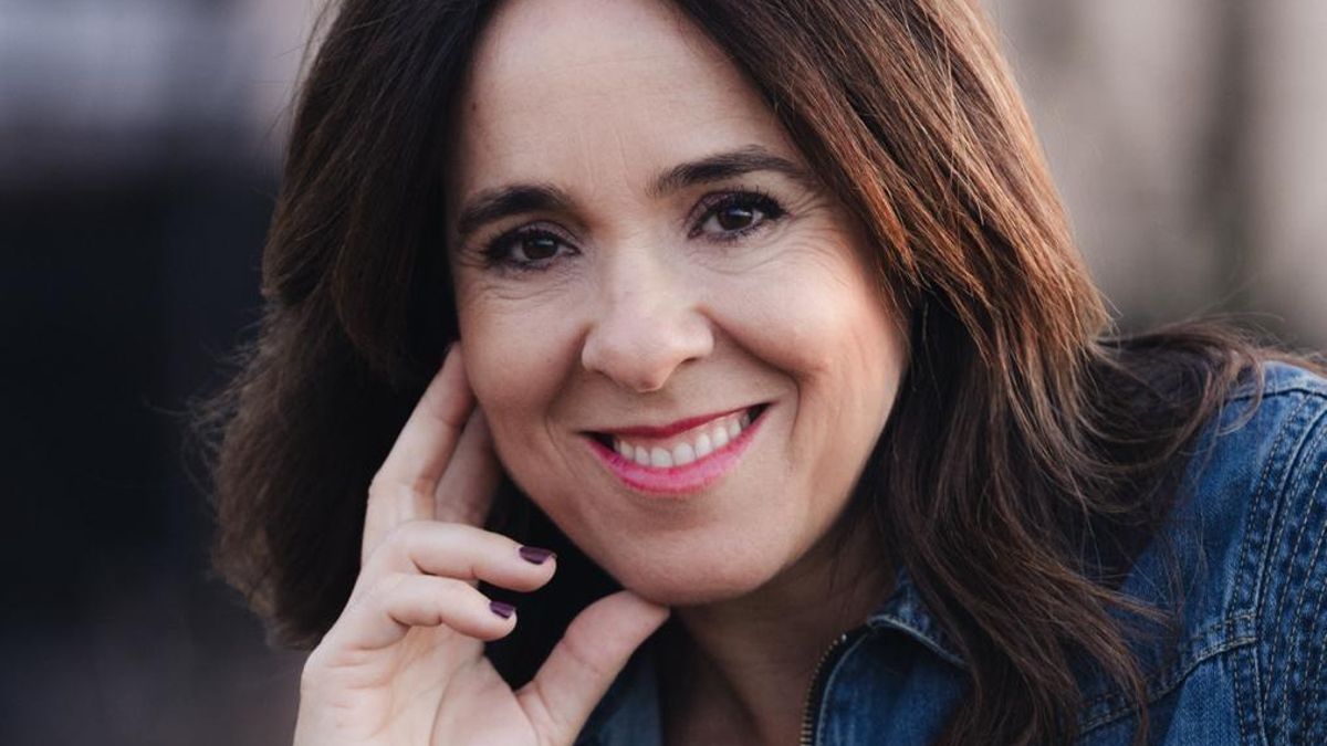 "Quién era el dueño del mar": María Nieves Pérez Cejas presenta su primera novela ‘Todas las nubes’