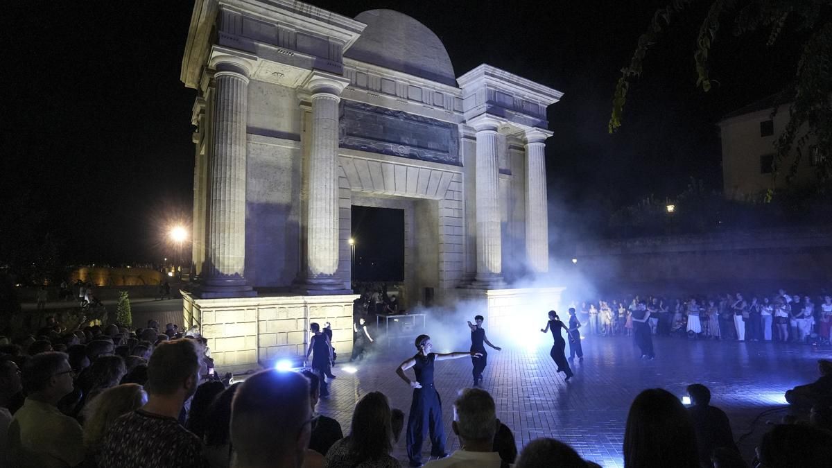 Noche del Patrimonio 2026 la compañía La Normal presenta en la Puerta del Puente Liminal