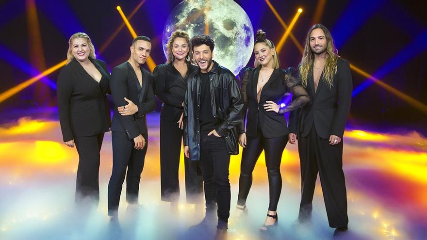 Blas Cantó junto a su coro para Eurovisión 2021