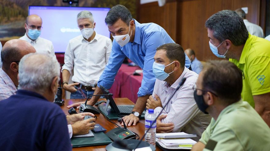 Pedro Sánchez, en la reunión del Pevolca en La Palma