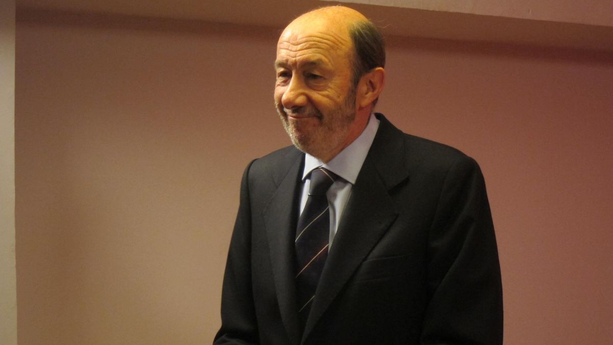 Rubalcaba dice que los que tienen que "pagar" por la crisis son "los que la han creado" y no los partidos de izquierda
