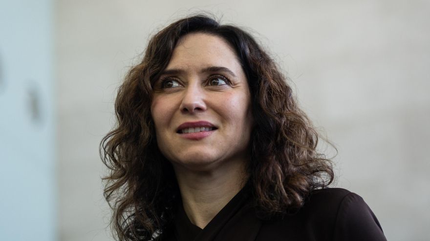 La presidenta de la Comunidad de Madrid, Isabel Díaz Ayuso, durante una visita a las instalaciones de Berlimed, a 3 de abril de 2025, en Alcalá de Henares, Madrid (España).