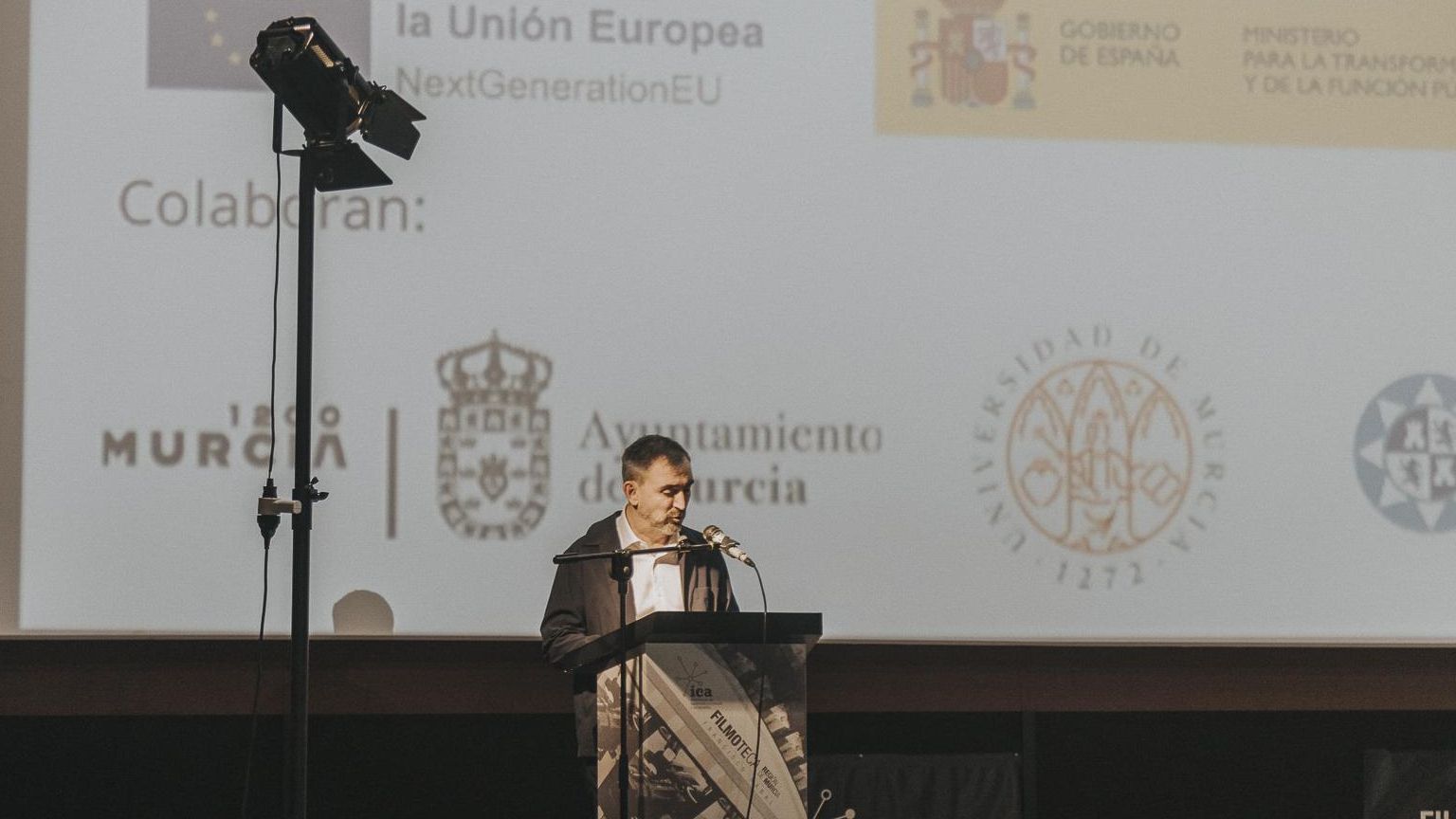 Ignacio Escolar durante el discurso de apertura: "Como periodistas nos enfrentamos al reto de poder contar la verdad tras la aparición de la IA"