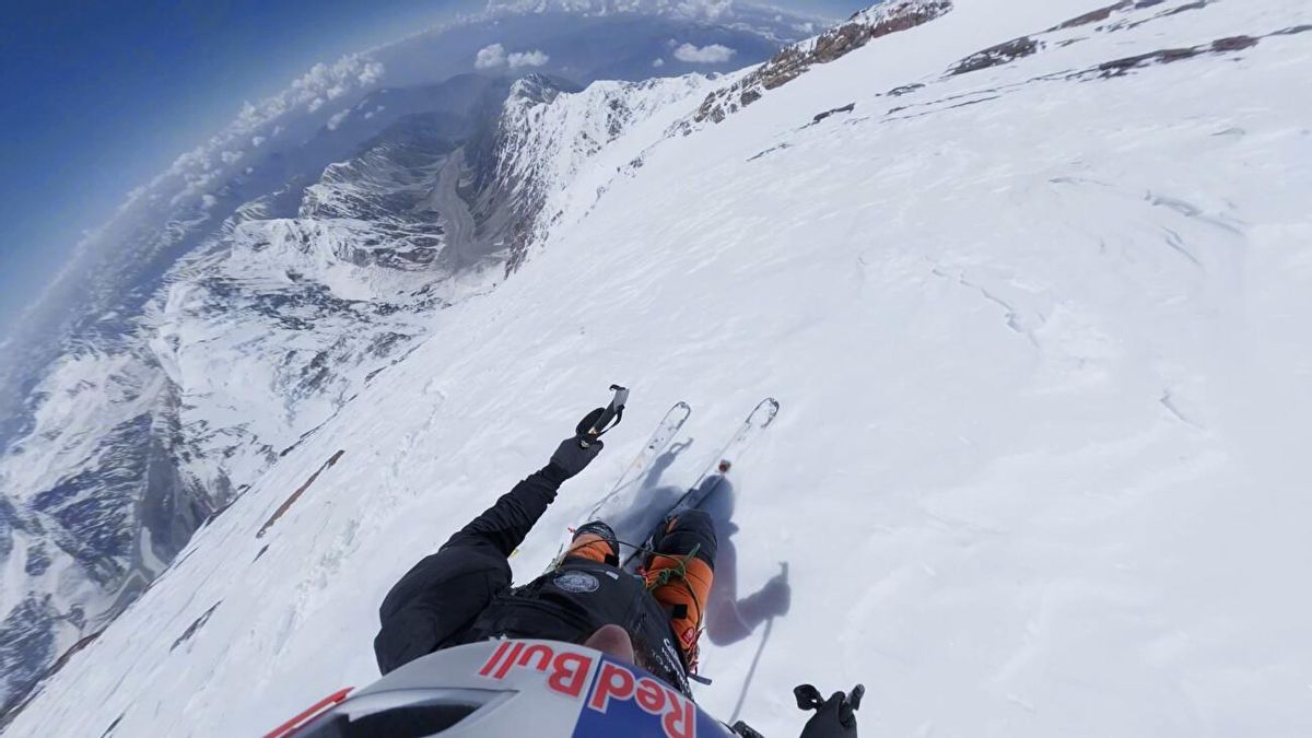 Vídeo de Bargiel descendiendo con esquís el Nanga Parbat