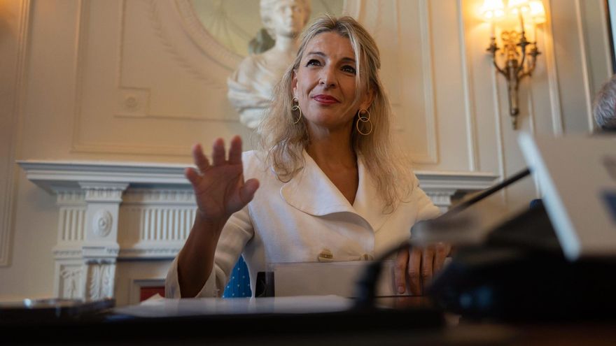 Yolanda Díaz asiste a los cursos de APIE