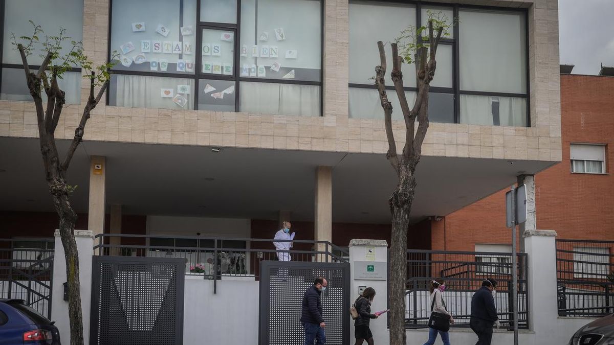 El geriátrico Joaquín Rosillo contabiliza actualmente 30 residentes fallecidos y 13 ya curados