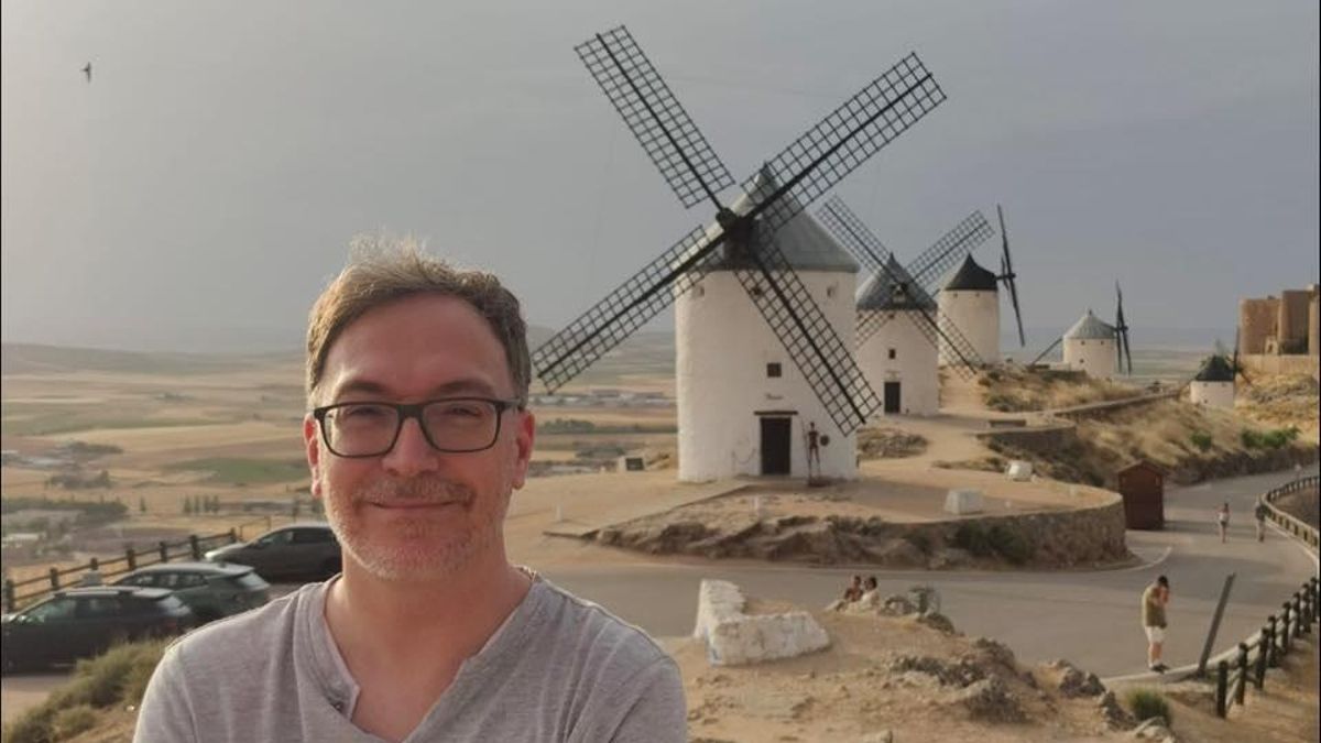 Fernando Pérez Parra, escritor: "La literatura de autoficción se ha abonado a la exposición impúdica del dolor"