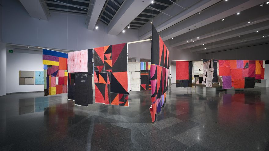 Imagen de la exposición 'Teresa Lanceta. Tejer como código abierto' en el MACBA