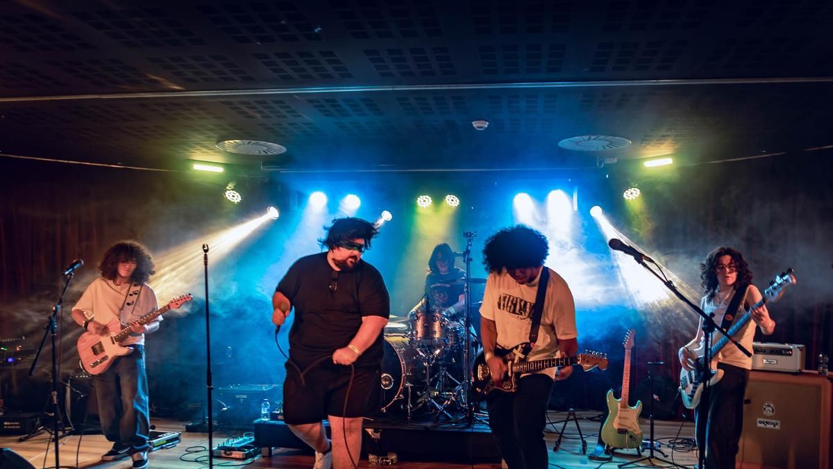 Dinosaurio Meteorito, la banda de indie-rock asturiana irrumpe con fuerza en el panorama musical español