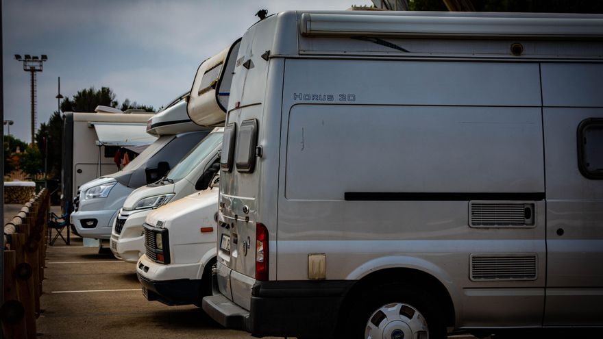 Parking de caravanas de Punta Prima.
