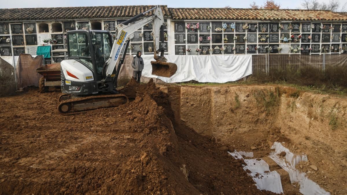 Comienzan a cerrar las fosas de represaliados exhumados en Córdoba con excavaciones aún pendientes