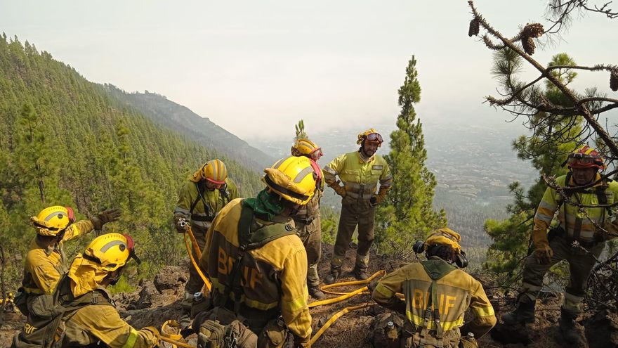 El incendio calcina más de 1.000 hectáreas del Parque Nacional del Teide y deja daños irreparables en la retama