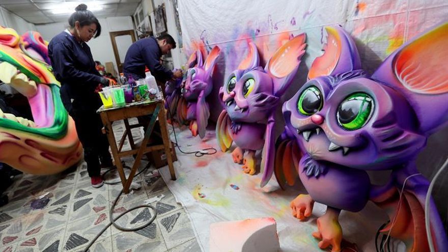 Las carrozas del carnaval de Pasto: el "saber hacer" se queda en casa