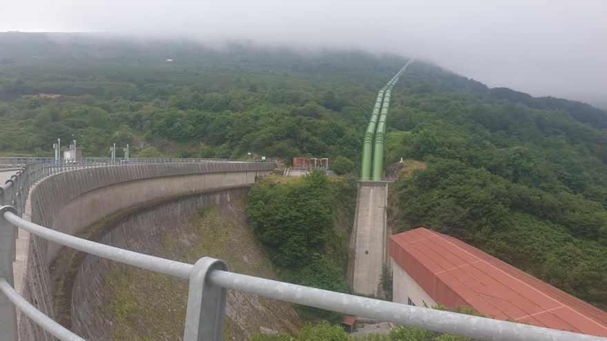Central de Aguayo en el embalse de Alsa.