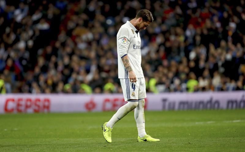 Sergio Ramos, cabizbajo. EFE/JuanJo Martin