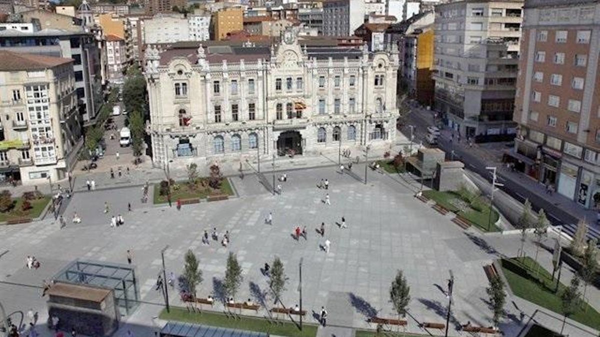 Edificio y plaza del Ayuntamiento de Santander