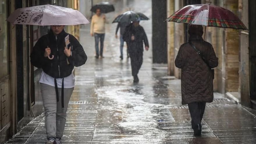 PSOE y Unidas por Extremadura critican la falta de previsión por suspender clases a las diez de la noche