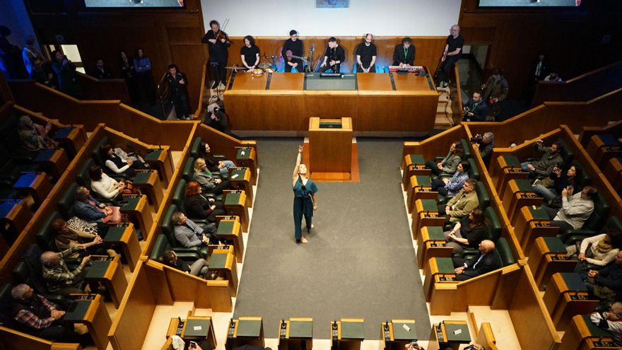Un Parlamento Vasco más pleno que nunca: puertas abiertas a la ciudadanía por el 45 aniversario