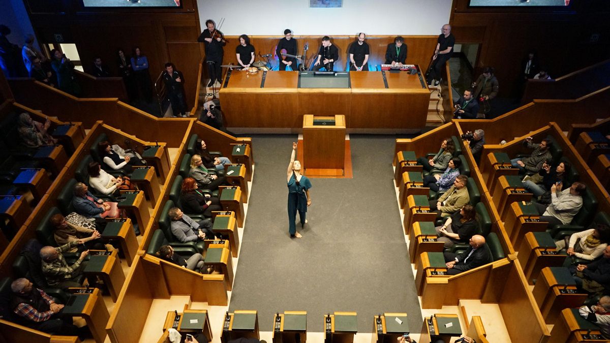 Un Parlamento Vasco más pleno que nunca: puertas abiertas a la ciudadanía por el 45 aniversario