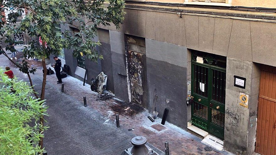 Restos del incendio en Marqués de Santa Ana | SOMOS MALASAÑA