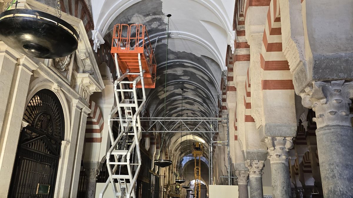 Interior de la zona afectada por el incendio.