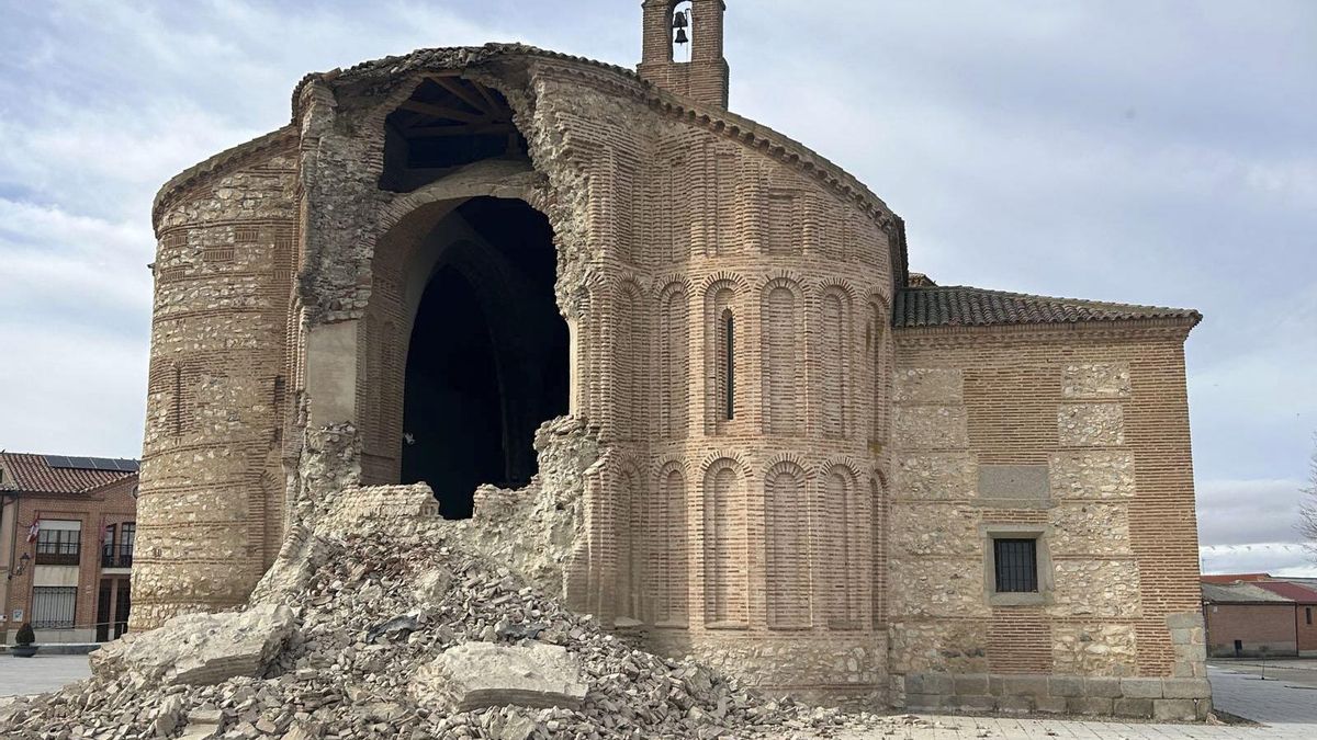 Se desploma el ábside románico-mudéjar de la iglesia parroquial de Muriel, en Valladolid