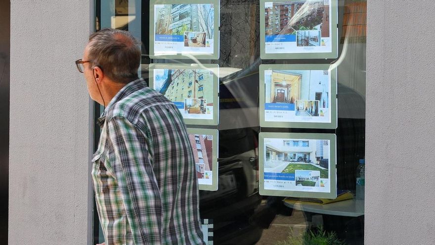 La compra de viviendas y las hipotecas caen en julio en Canarias, según los notarios