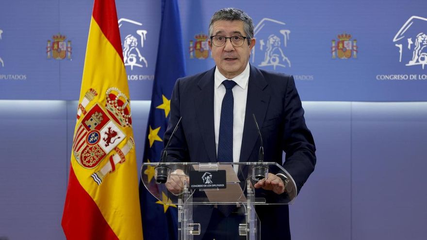 El portavoz parlamentario del PSOE, Patxi López, durante la rueda de prensa que ha ofrecido este martes en el Congreso.