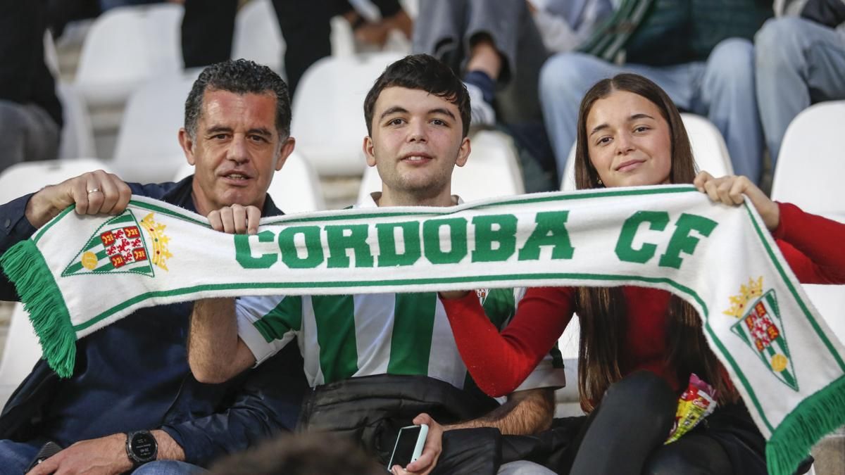 Grada Blanquiverde del Córdoba CF - Real Zaragoza