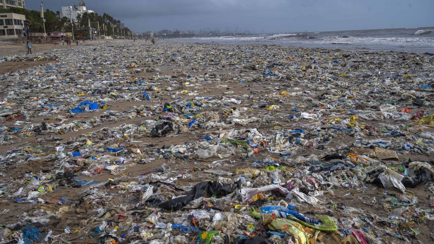Un nuevo cálculo dobla la cantidad de basura de plástico vertida cada año a la naturaleza: 50 millones de toneladas