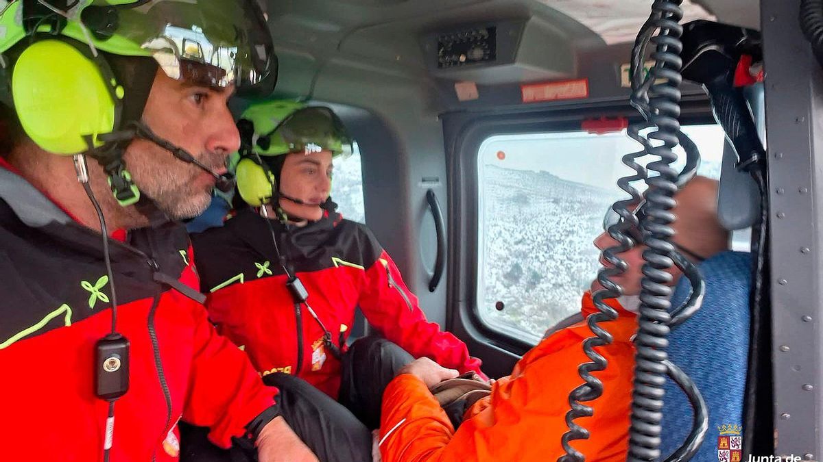 Rescatan en helicóptero a un peregrino italiano perdido en el Camino de Santiago en la montaña de León