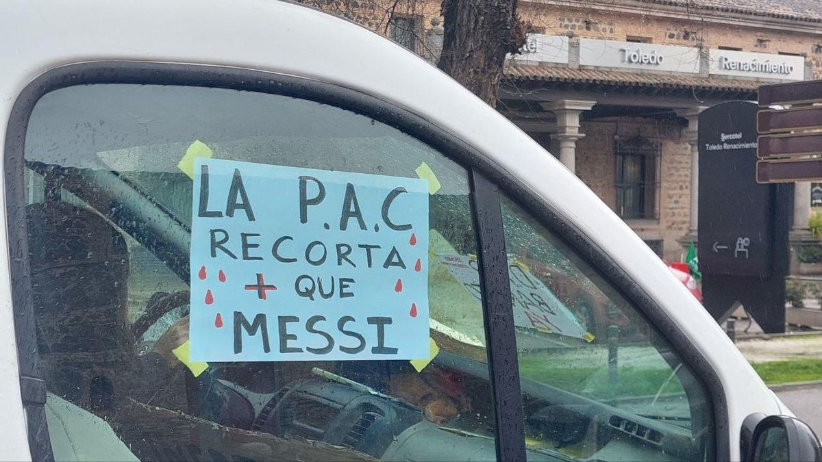 En “un buen día para el campo”, cientos de agricultores y decenas de tractores llegan hasta el corazón de Toledo