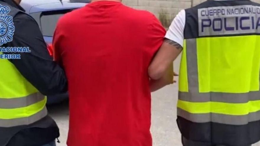 Un exmilitar pacta 42 años de cárcel por violar y matar a una mujer en Oviedo para evitar la prisión permanente revisable